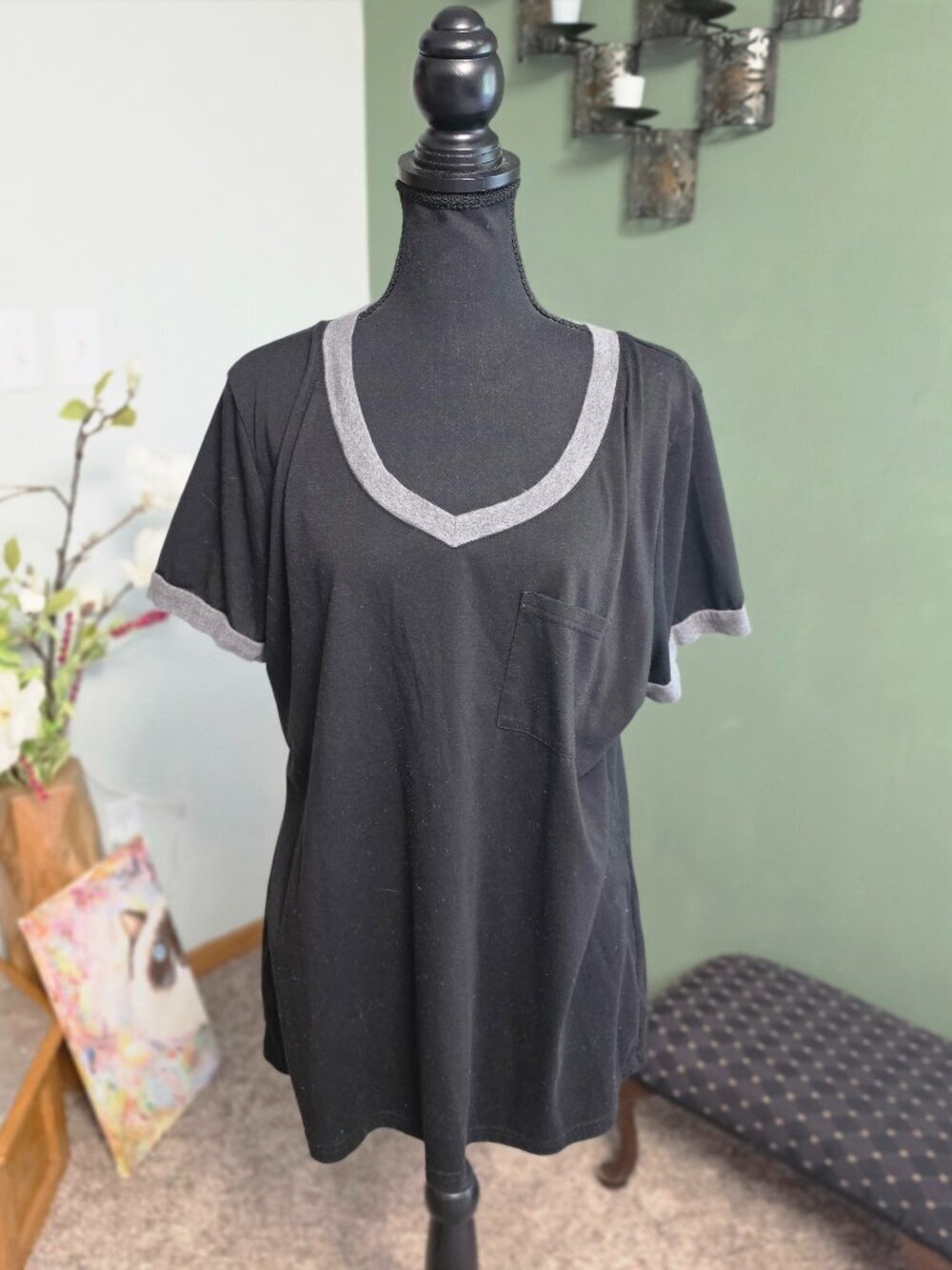 Casual Short Sleeve V-Neck Pocket Tee – Black & Gray Ringer Trim